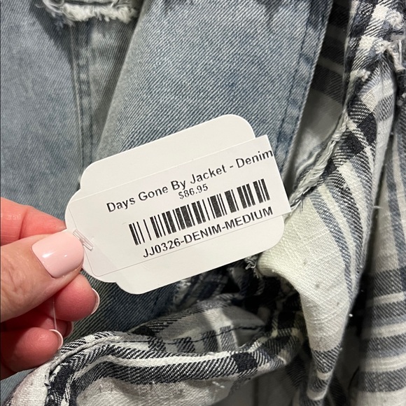 Oli & Hali NWT Blue/White Jean Jacket w oversized snap buttons and plaid sleeves - Picture 13 of 16